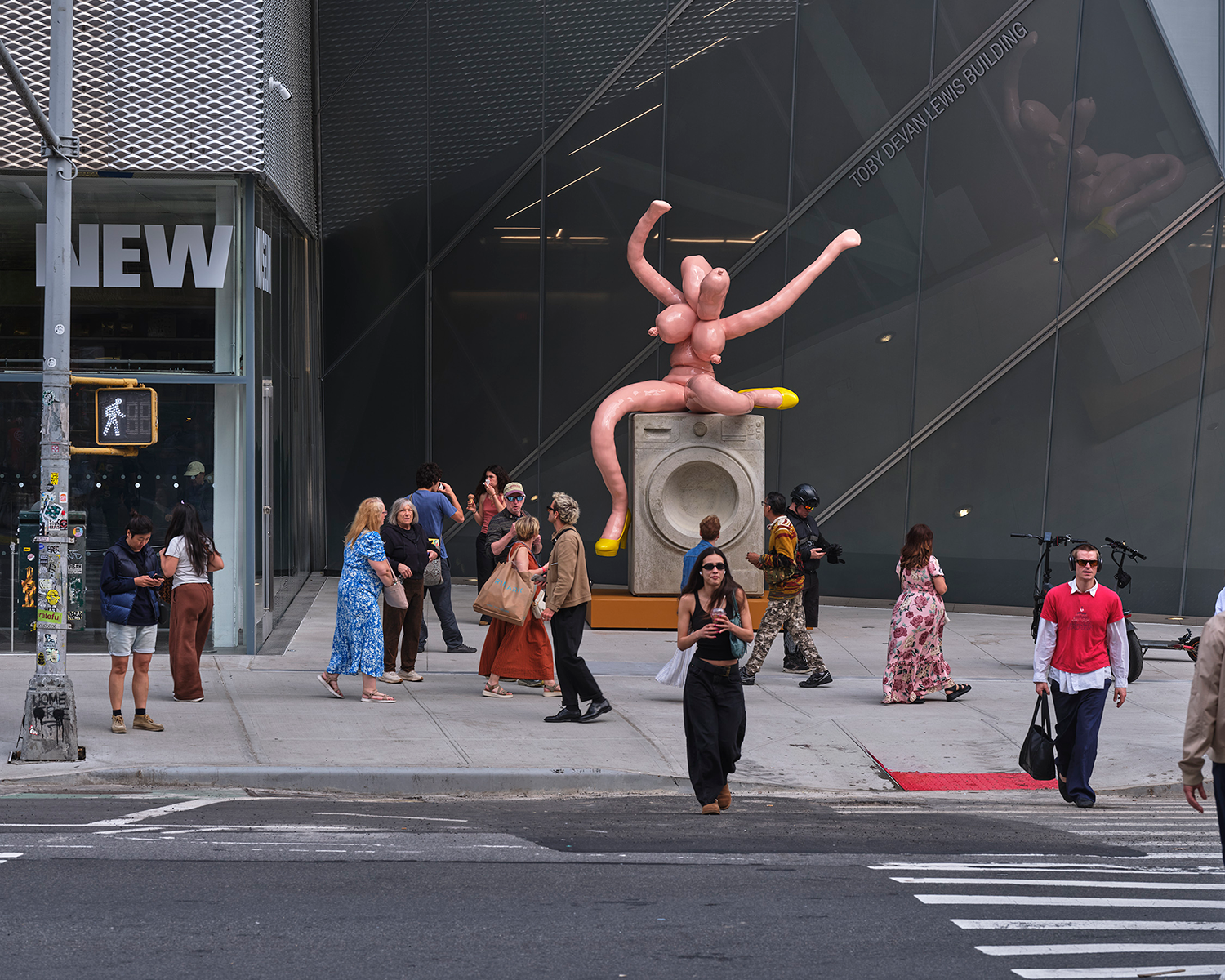 Plaza: Sarah Lucas—VENUS VICTORIA
