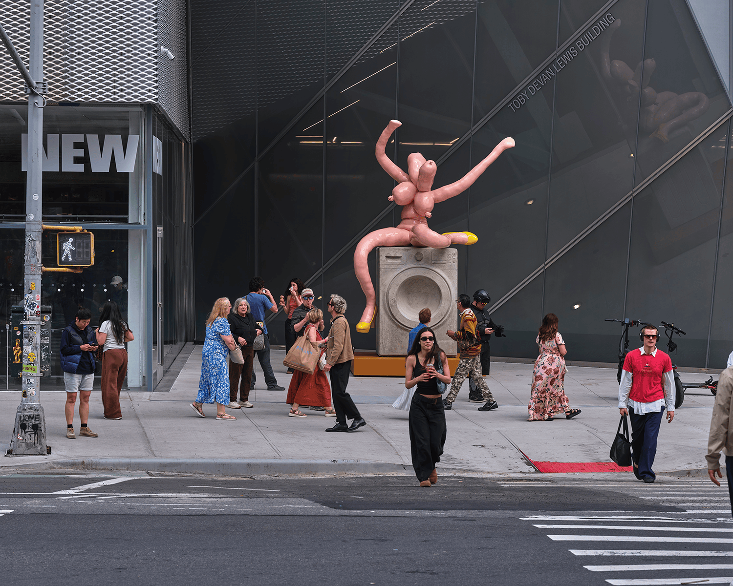 Plaza: Sarah Lucas—VENUS VICTORIA